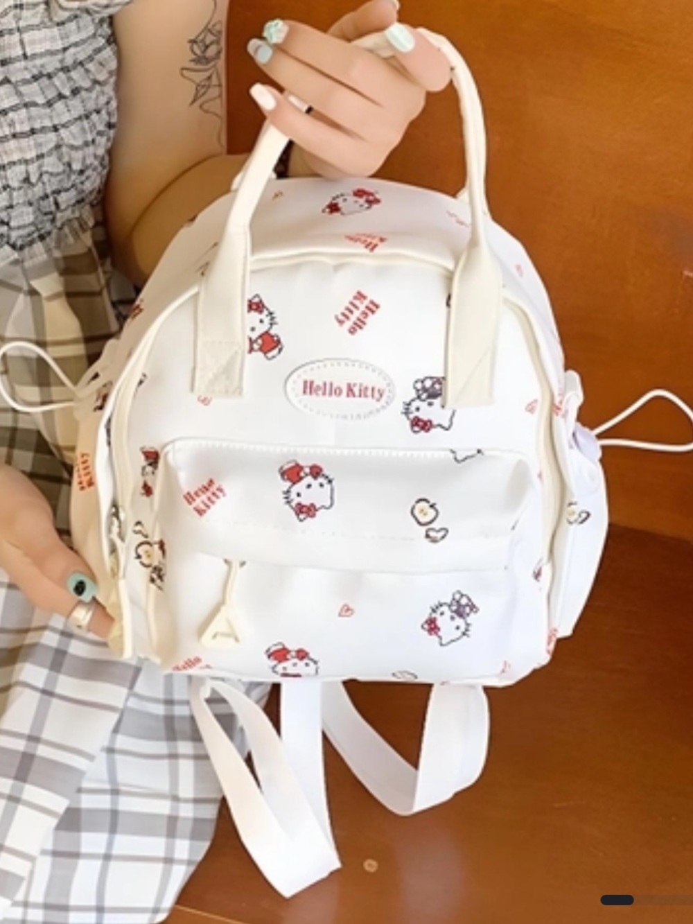 Mini Hello Kitty Cream Back Pack - Picture 5 of 6